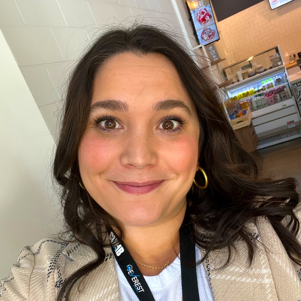 Meet your Posher, Caitlin